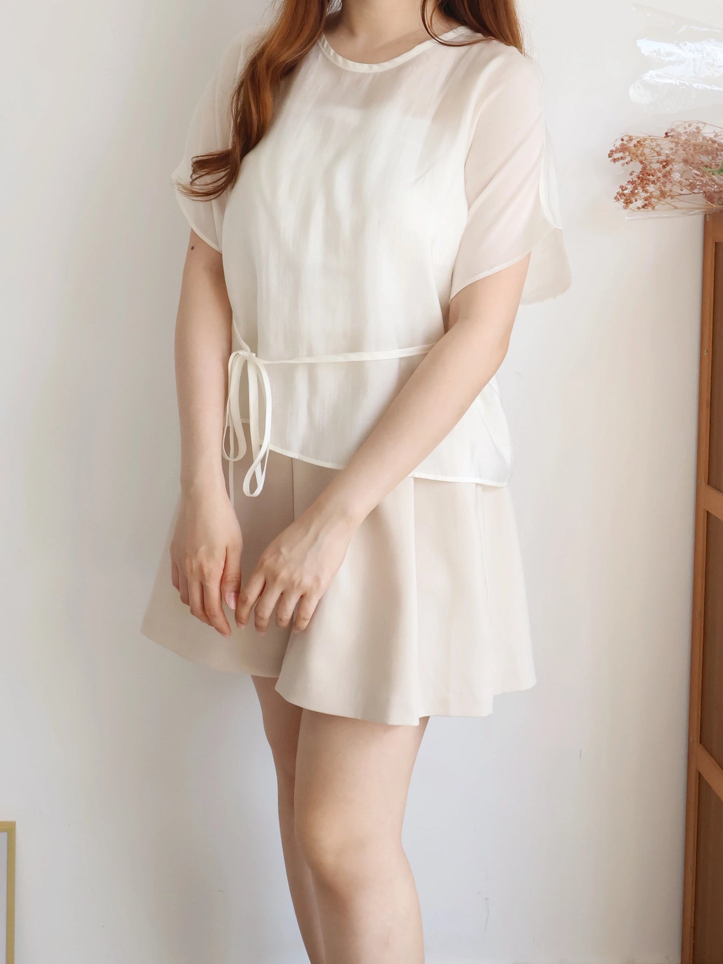 Elegant Tie Detail Flutter-Sleeve Tencel Blouse(Ivory)