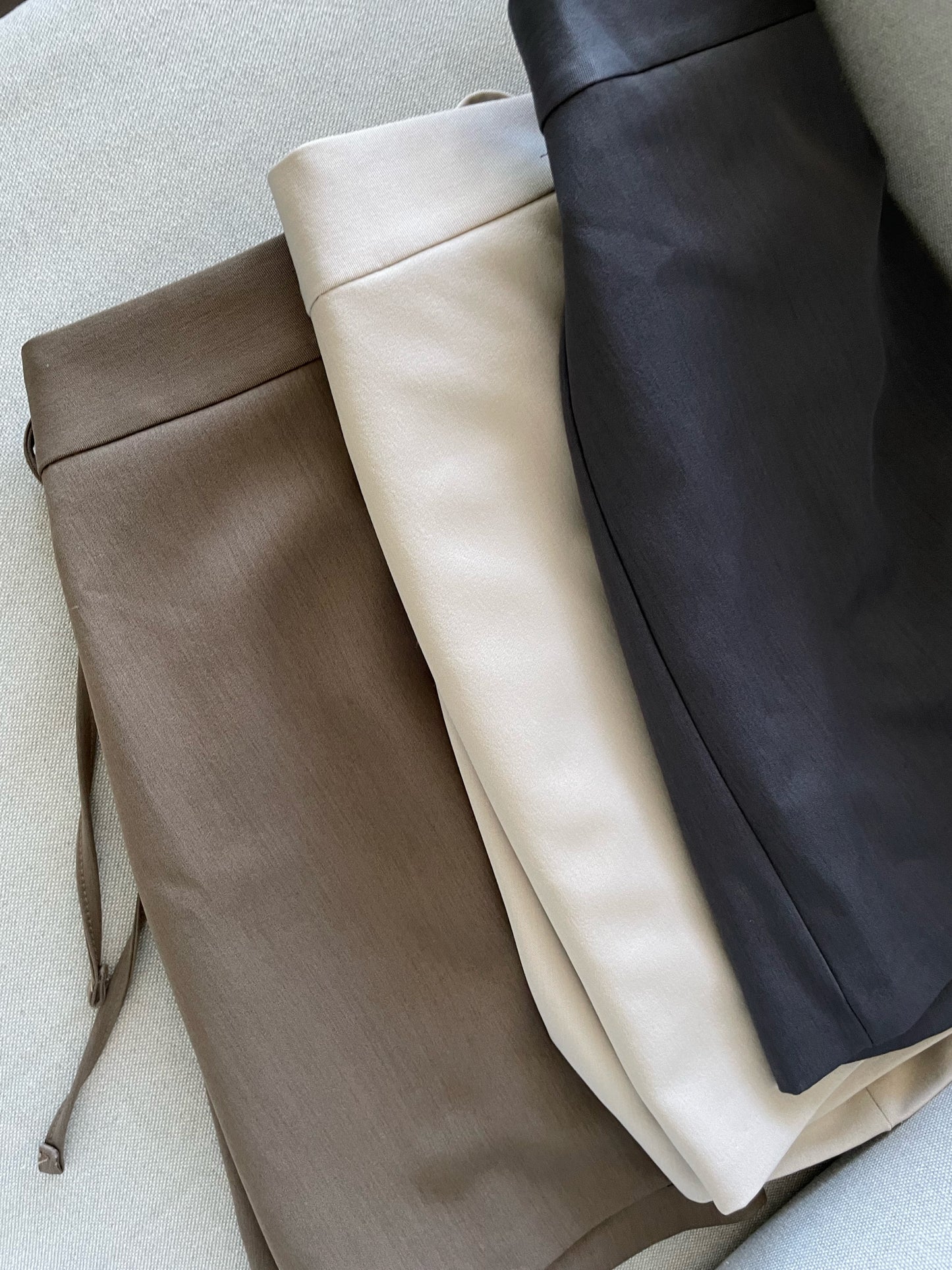 Earth-toned Overlapping Belted Mini Skirt(Brown)