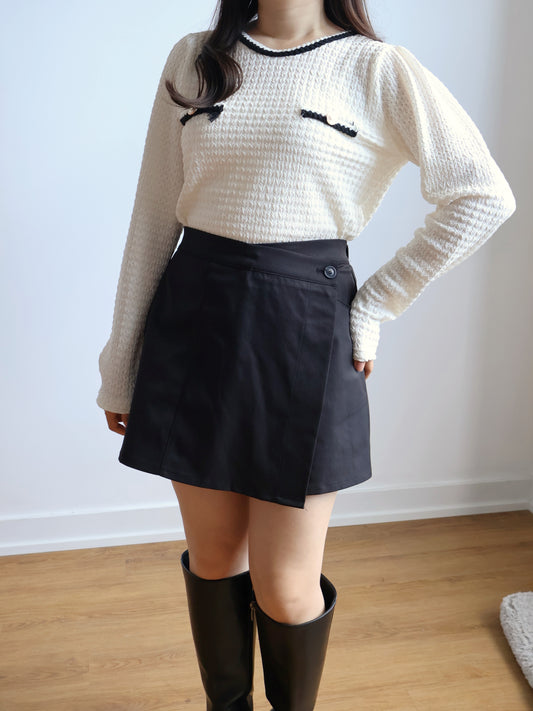 Coco Wave Pattern Embossed Button Top(Ivory)