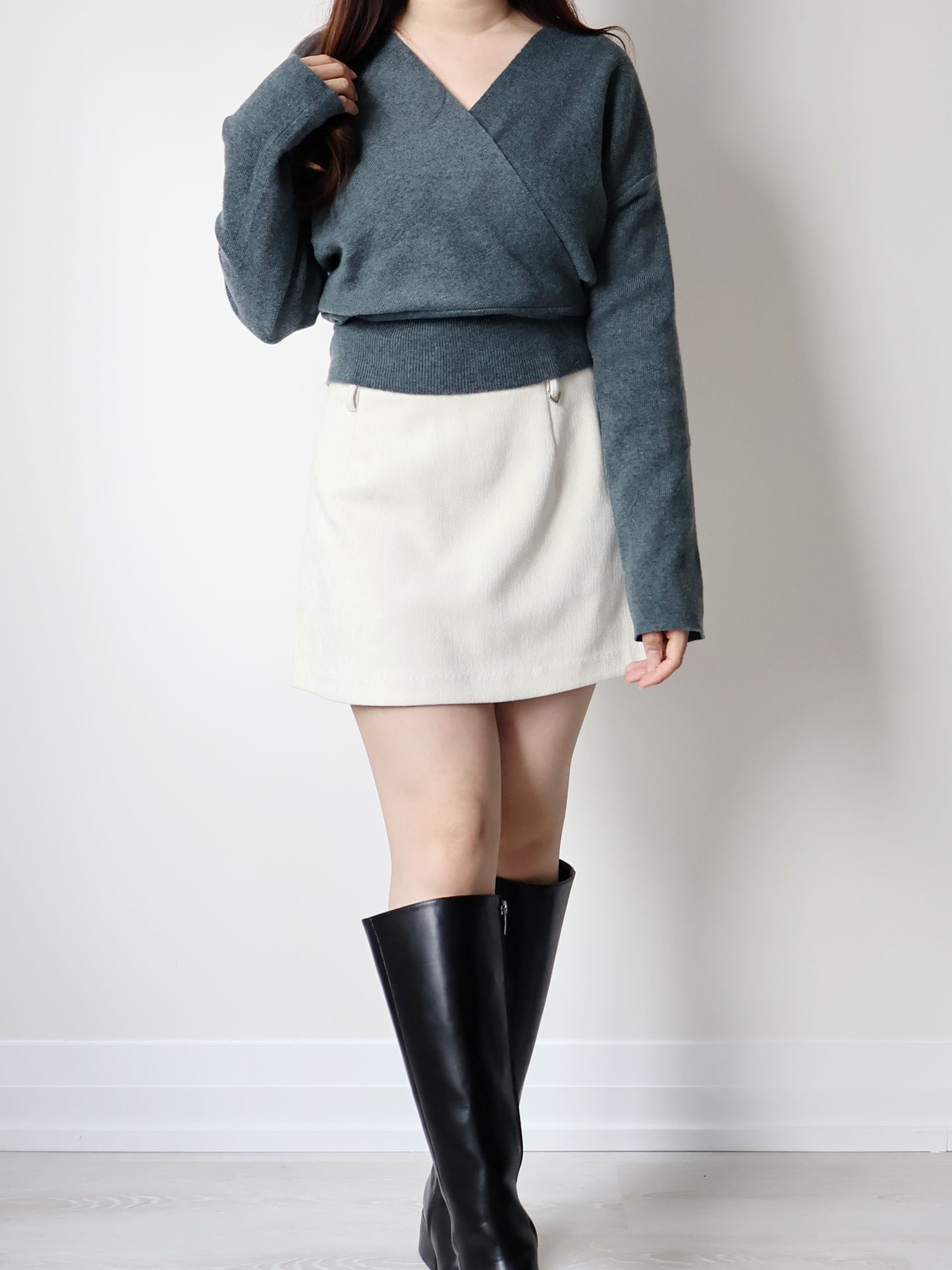 Elegant Crossover V-Neck Waist-Defining Sweater(Forest green)