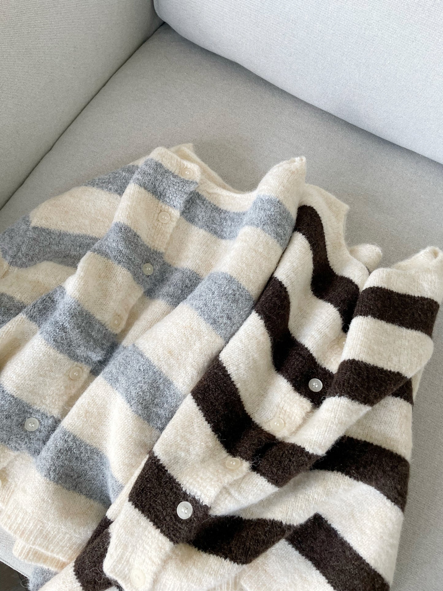 [10% WOOL] Raccoon Striped Cardigan(Light grey)