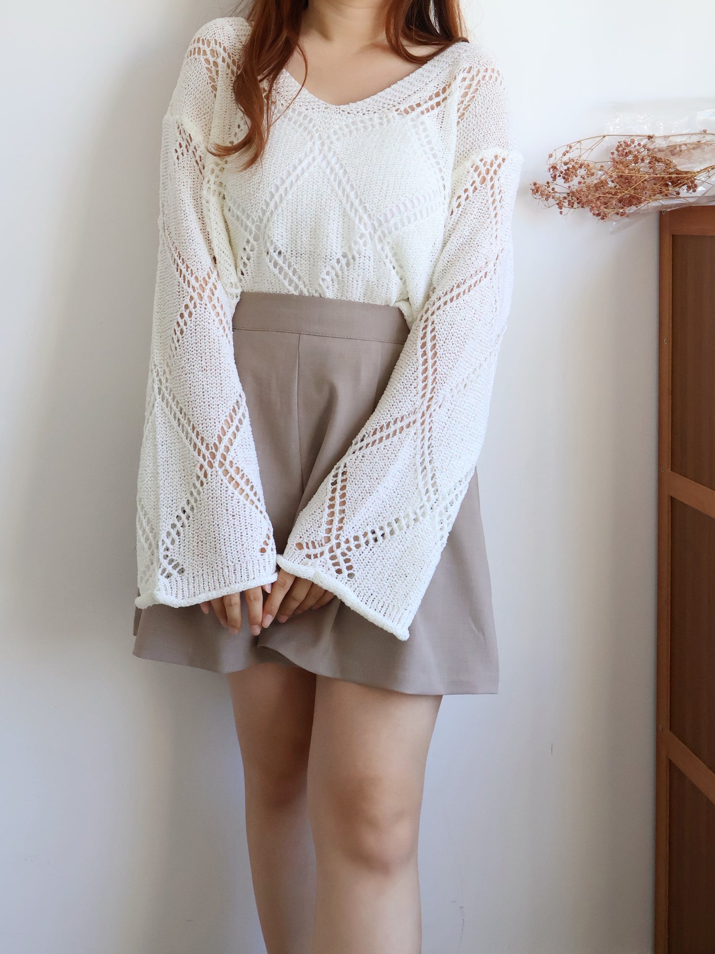 V-Neck Diamond Eyelet Knit Top(Ivory)