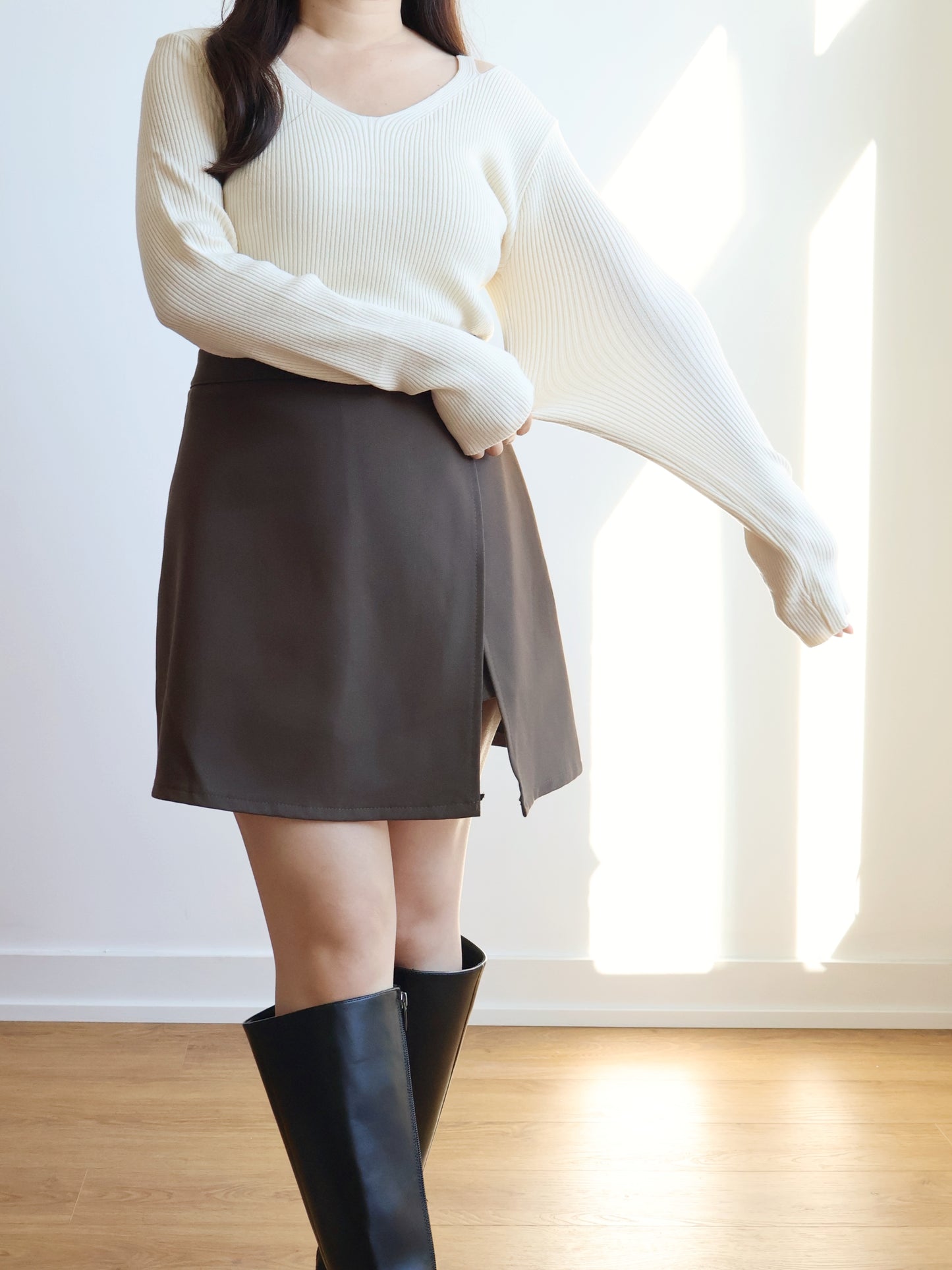 V-neck High-elastic Knit Top(Cream)