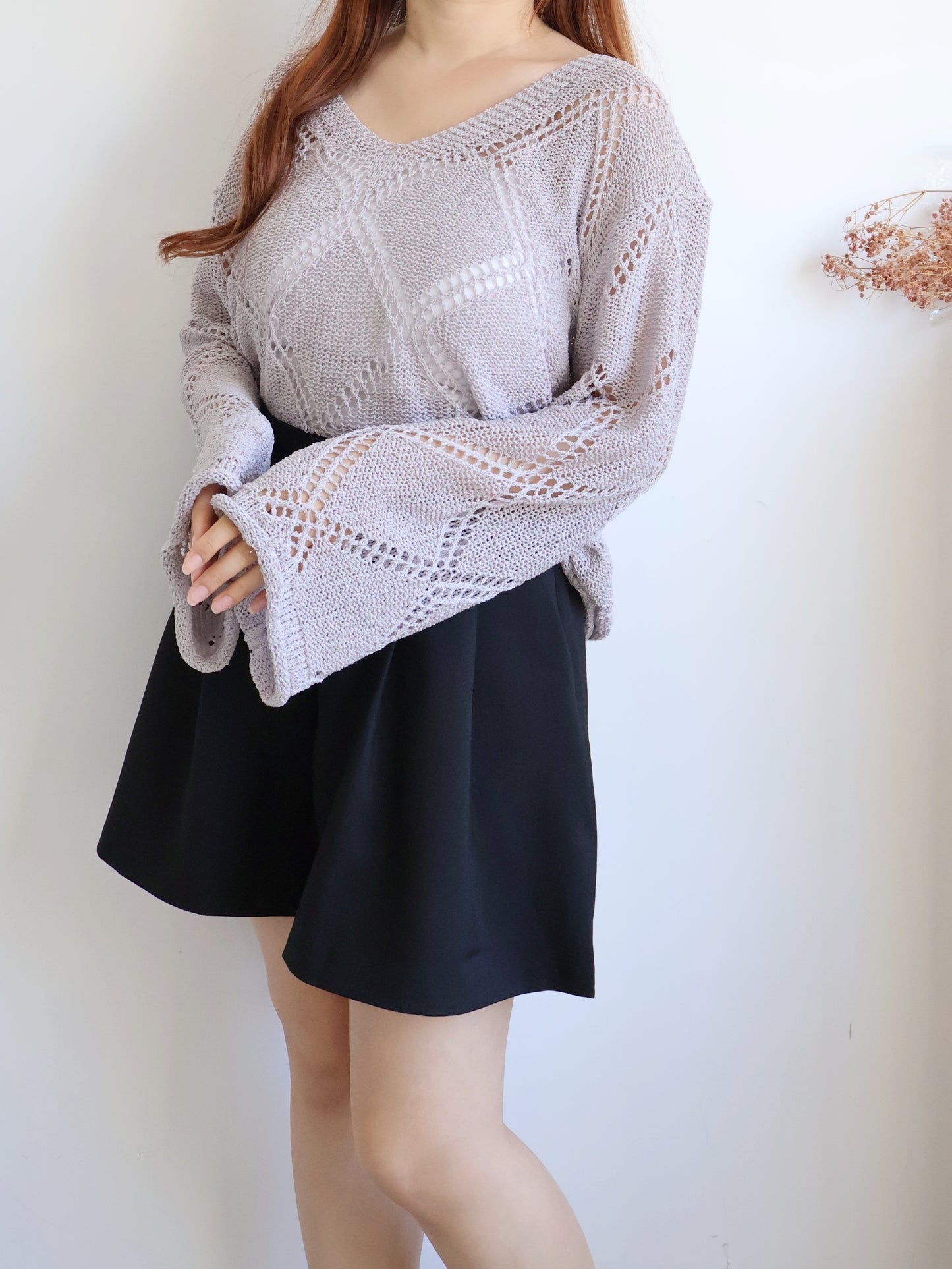 V-Neck Diamond Eyelet Knit Top(Grey)