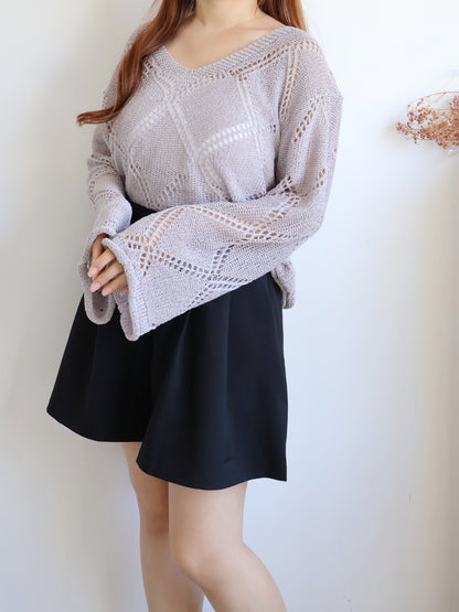 V-Neck Diamond Eyelet Knit Top(Grey)