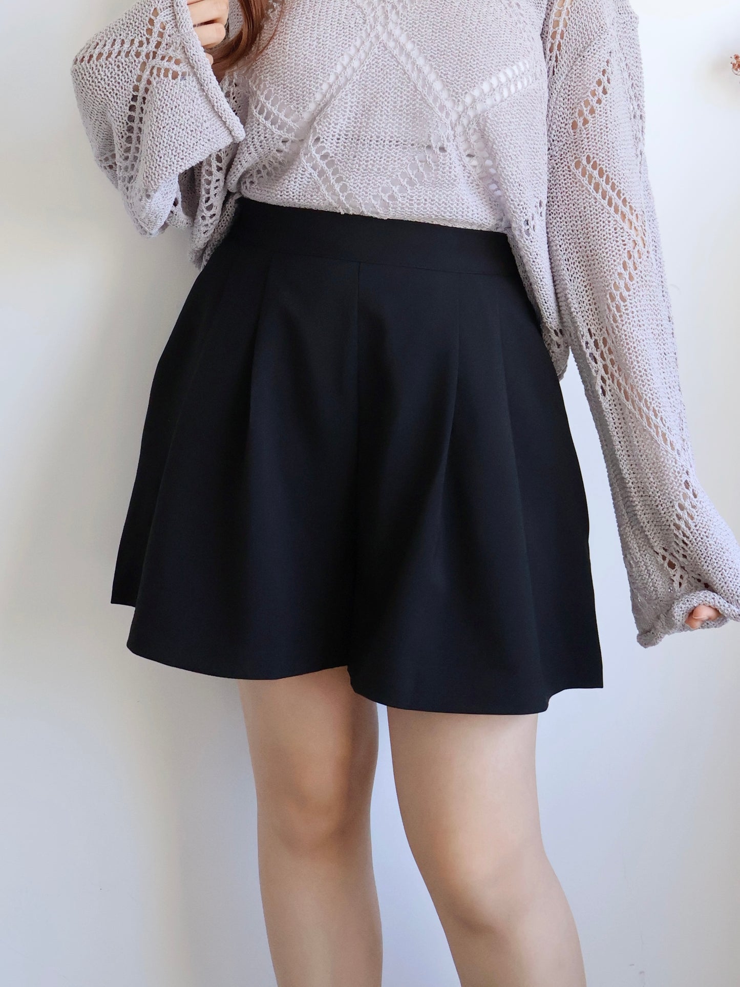 V-Neck Diamond Eyelet Knit Top(Grey)