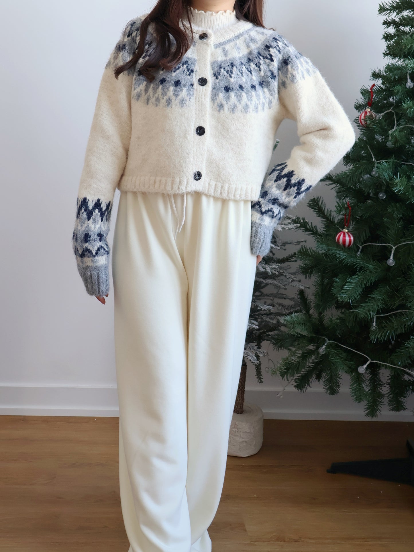 [10% WOOL🐏] Nordic Gradient Snowflake Cardigan(Oatmeal)