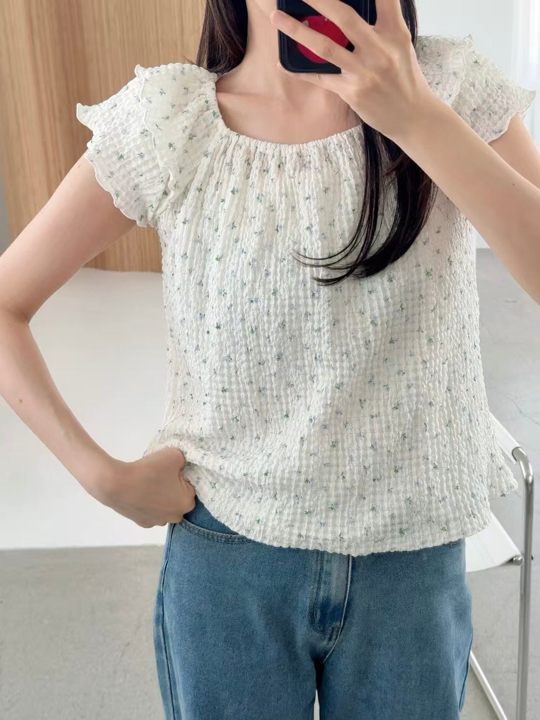 [Wrinkle-Free] 2-Way Flutter Sleeve Floral Blouse(2 Colors)