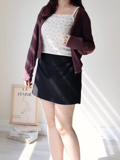 Sleek Muted Tone Side-Slit Tailored Skirt(Black)