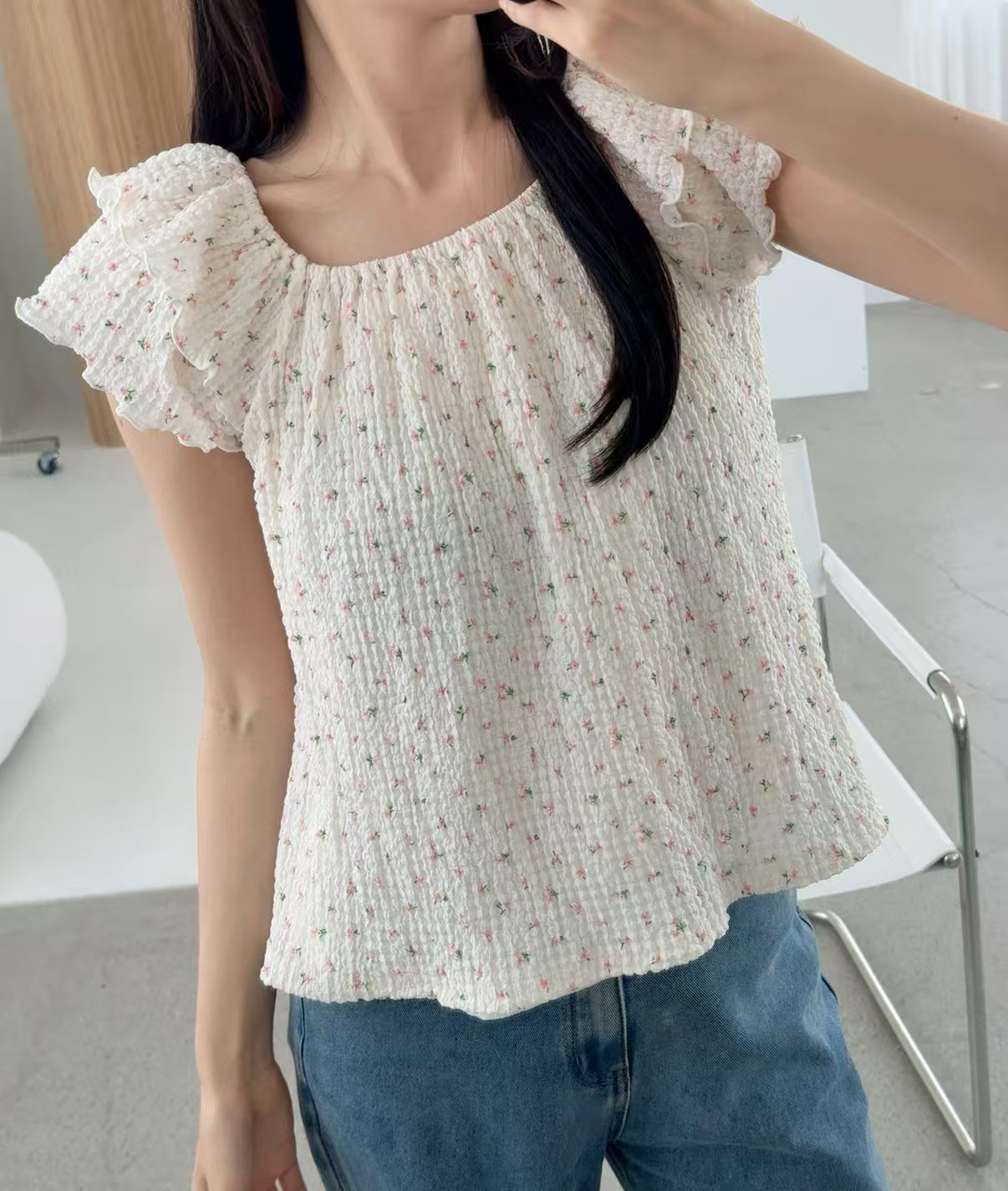 [Wrinkle-Free] 2-Way Flutter Sleeve Floral Blouse(2 Colors)