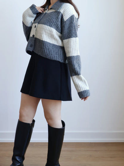 Retro-style Collared Color-blocked Cardigan
