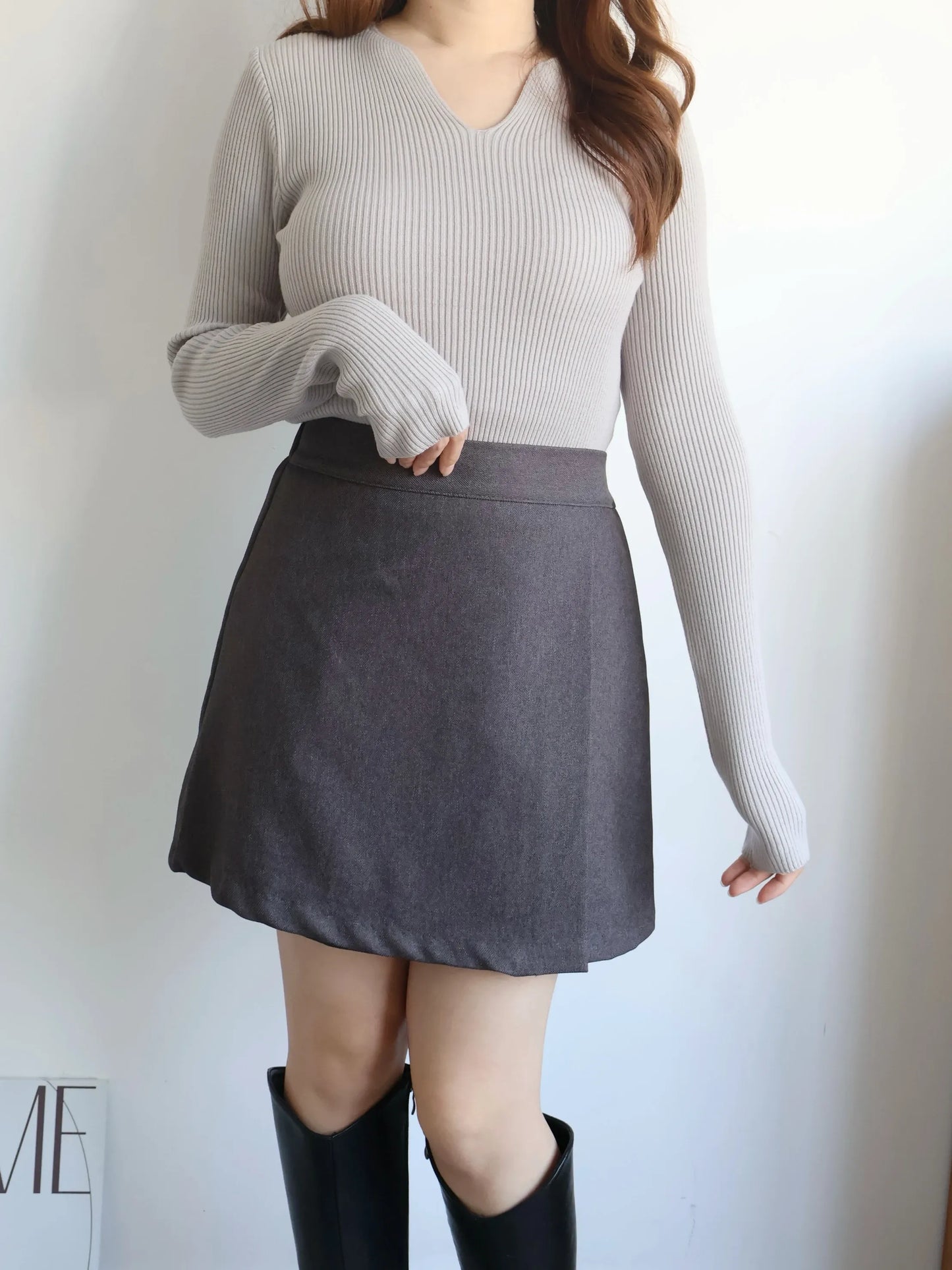 High-Stretch V-Neck Slim Fit Knit Top(Grey)