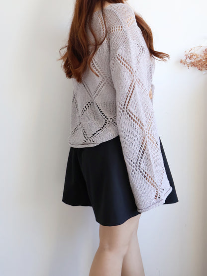 V-Neck Diamond Eyelet Knit Top(Grey)