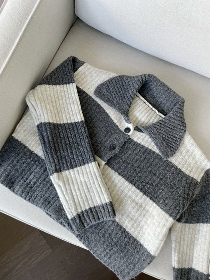 Retro-style Collared Color-blocked Cardigan