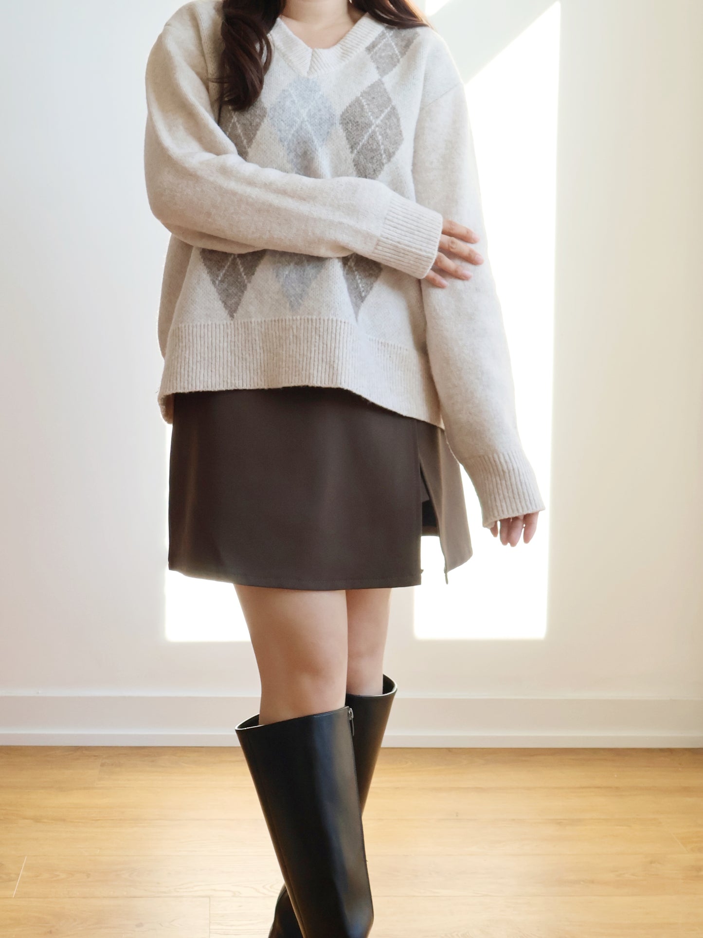 [10% WOOL] V-neck Argyle Sweater