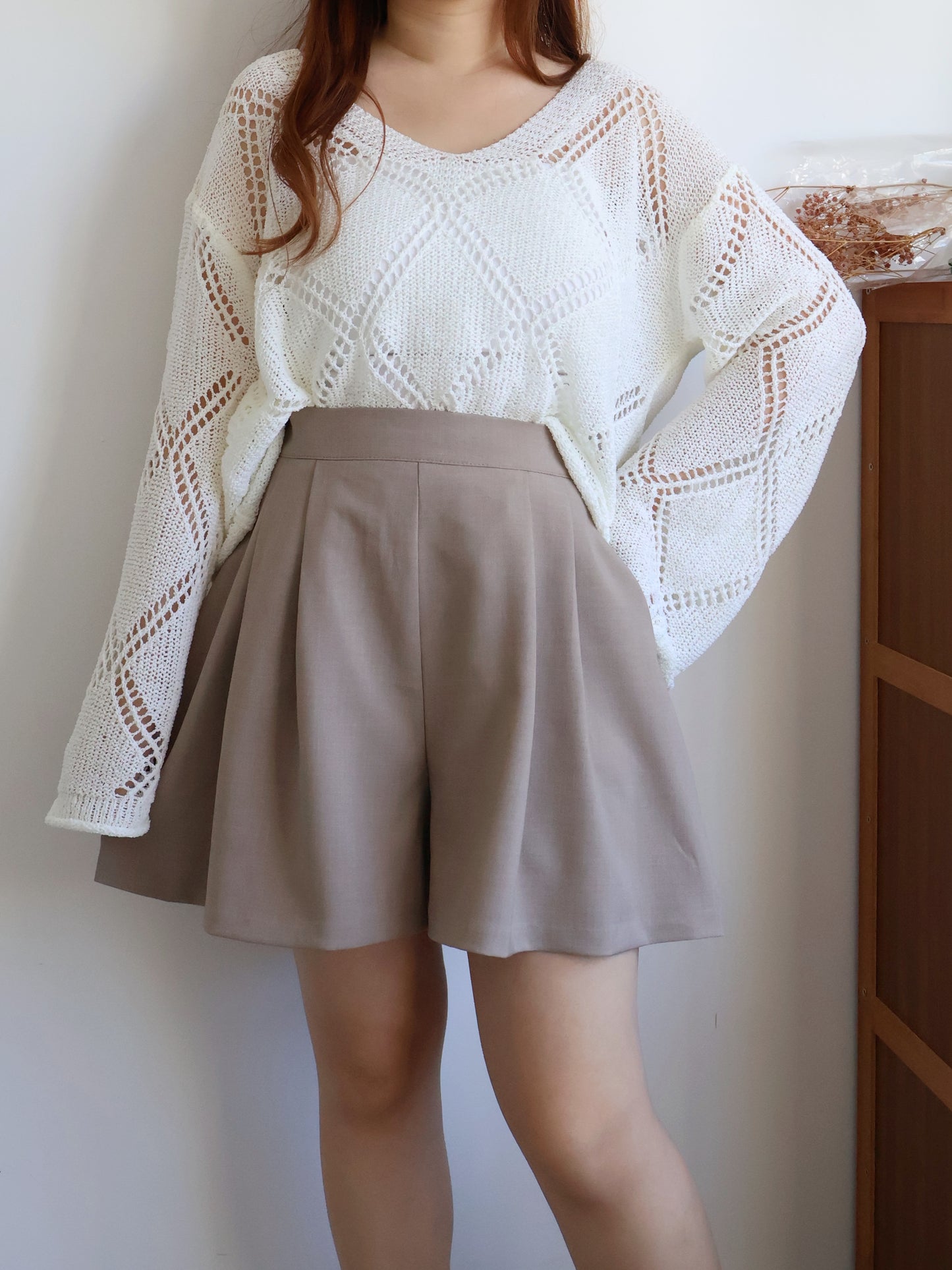 V-Neck Diamond Eyelet Knit Top(Ivory)