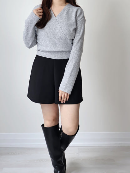 Elegant Crossover V-Neck Waist-Defining Sweater(Light grey)