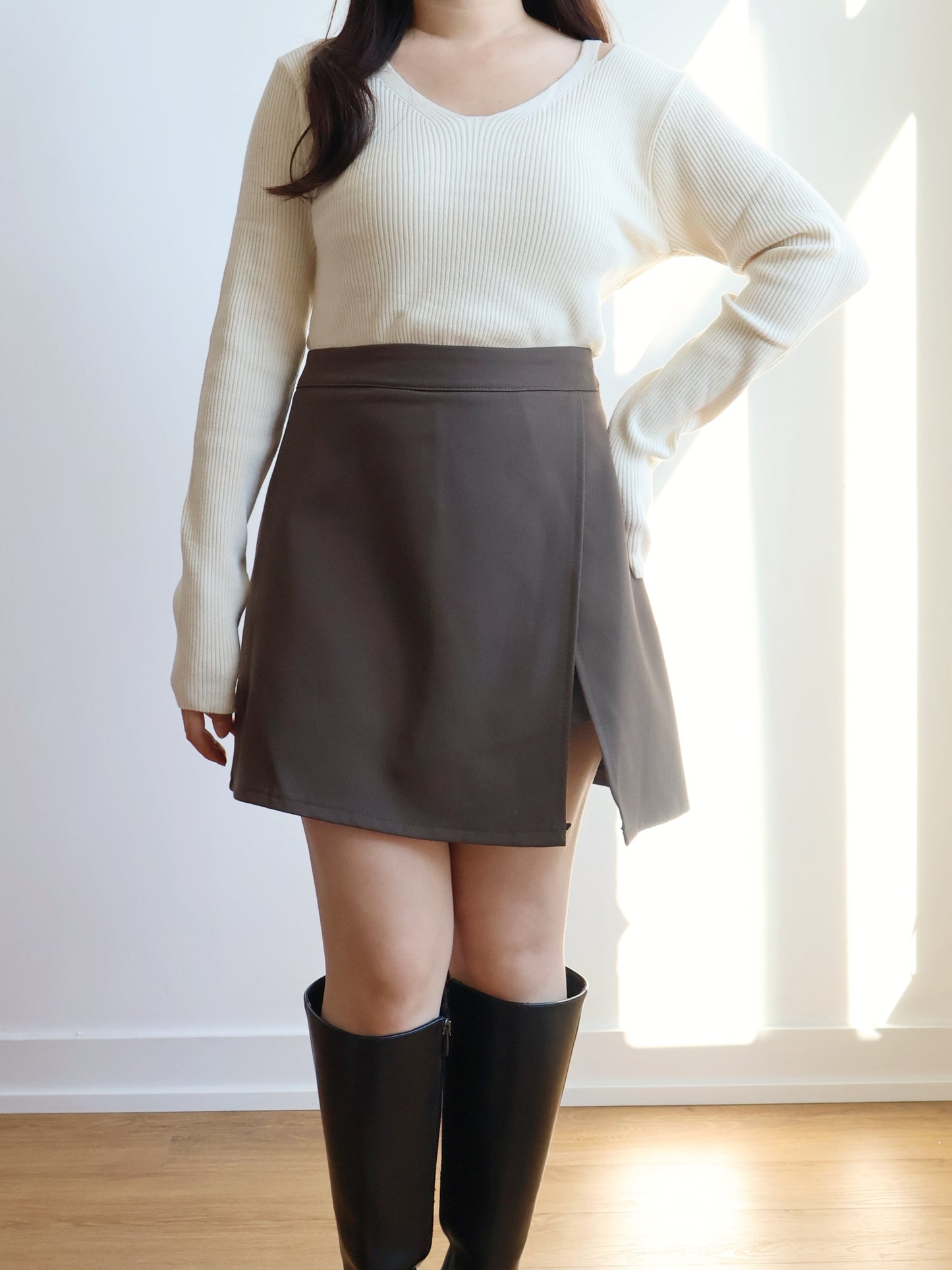 V-neck High-elastic Knit Top(Cream)