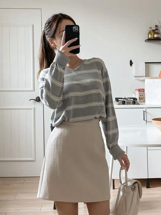Relaxed V-Neck Striped Sweater(3 colors)