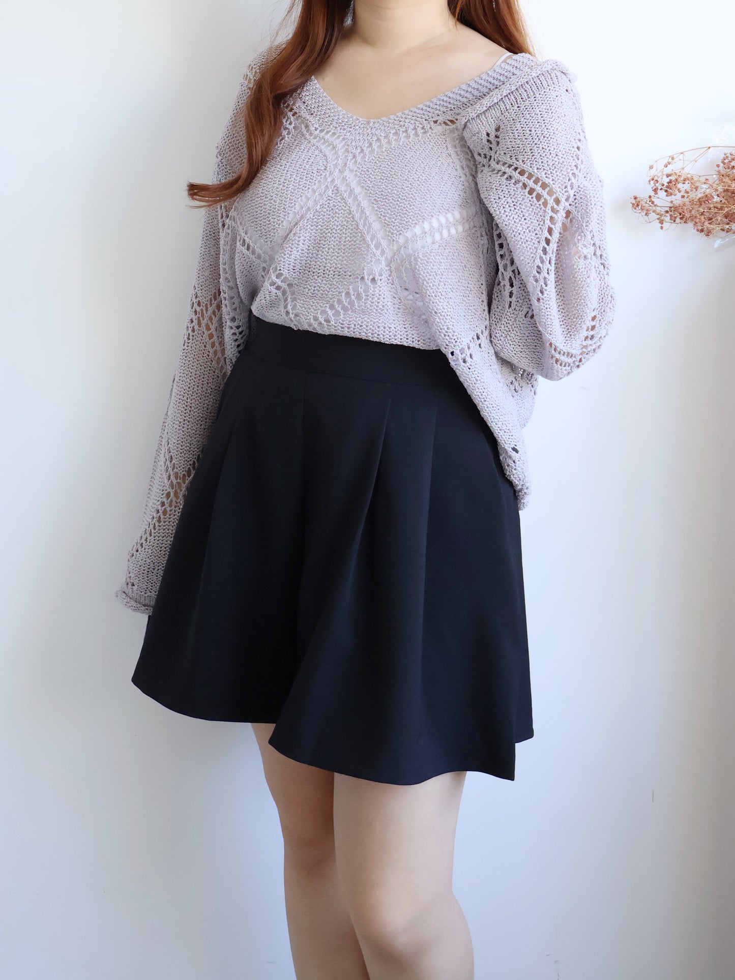 V-Neck Diamond Eyelet Knit Top(Grey)