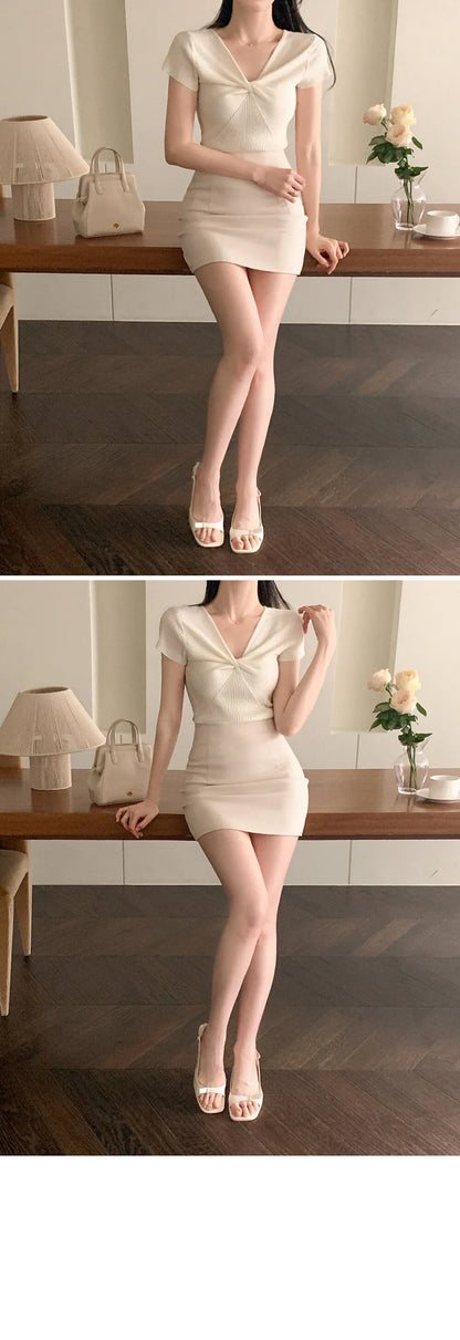 Slim-Fit Twist Stretch Knit Top(4 Colors)