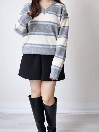 V-neck Retro Striped Sweater(Light Grey)