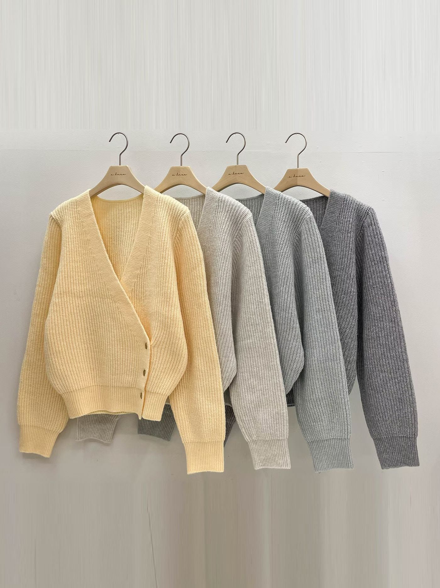 Spring V-neck Cardigan(4 colors)