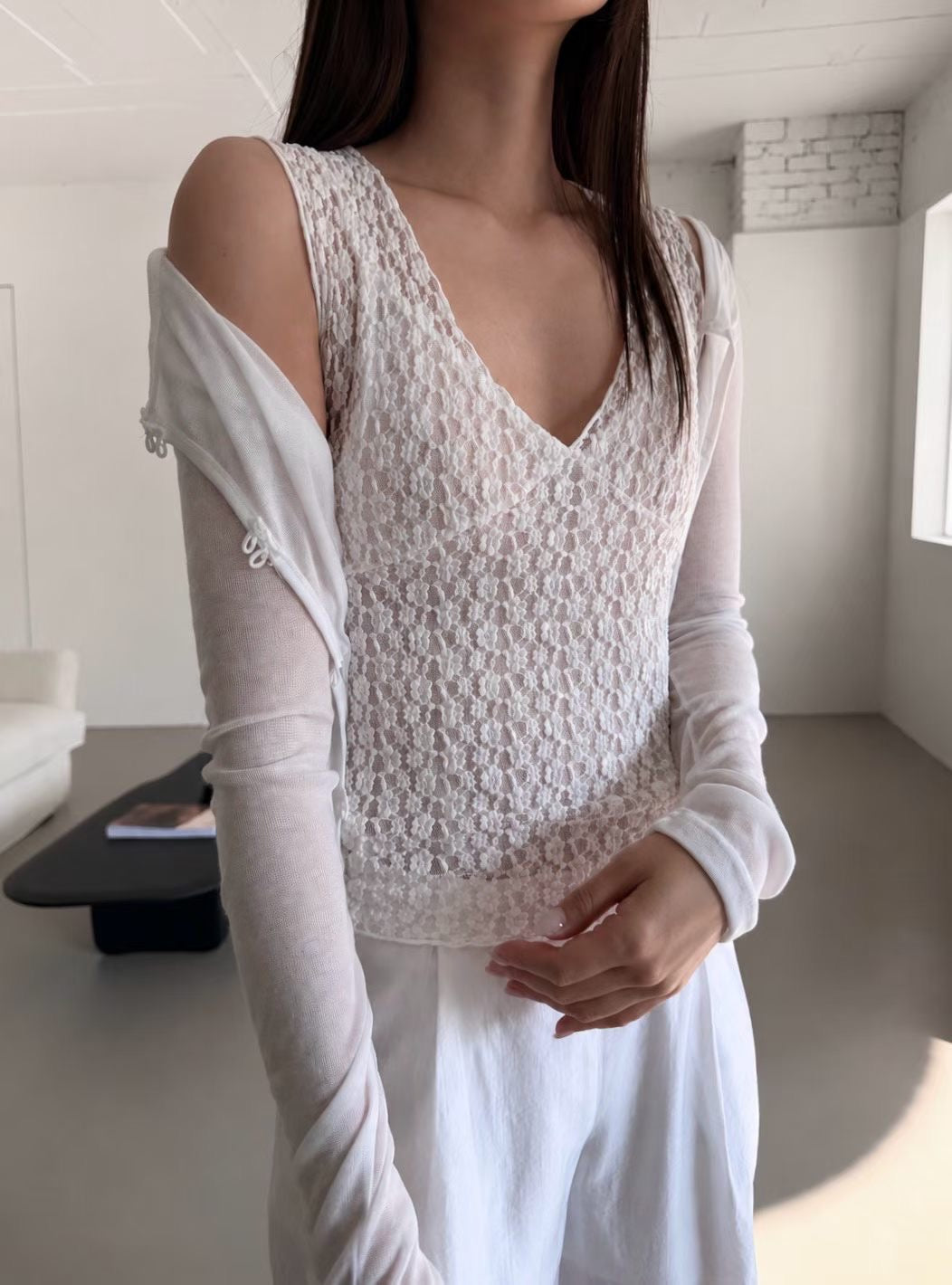 Romantic V-Neck Daisy Lace Sheer Tank Top(2 colors)