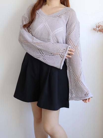 V-Neck Diamond Eyelet Knit Top(Grey)