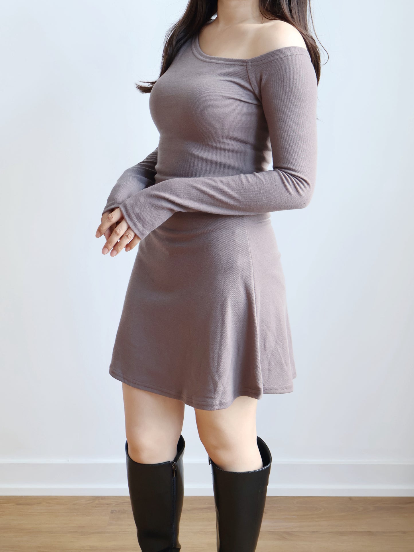 Minimalist Asymmetrical Neck Mini Dress(Brown)