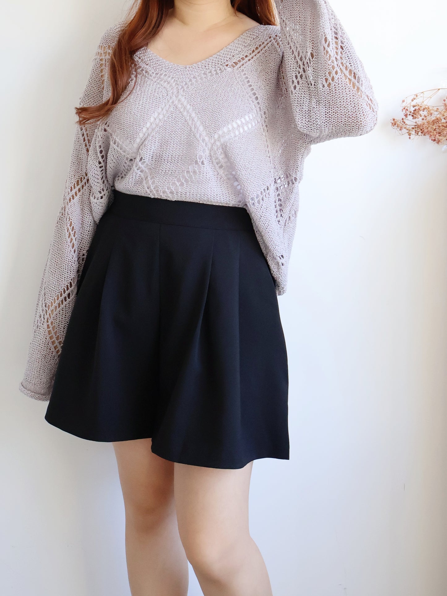 V-Neck Diamond Eyelet Knit Top(Grey)