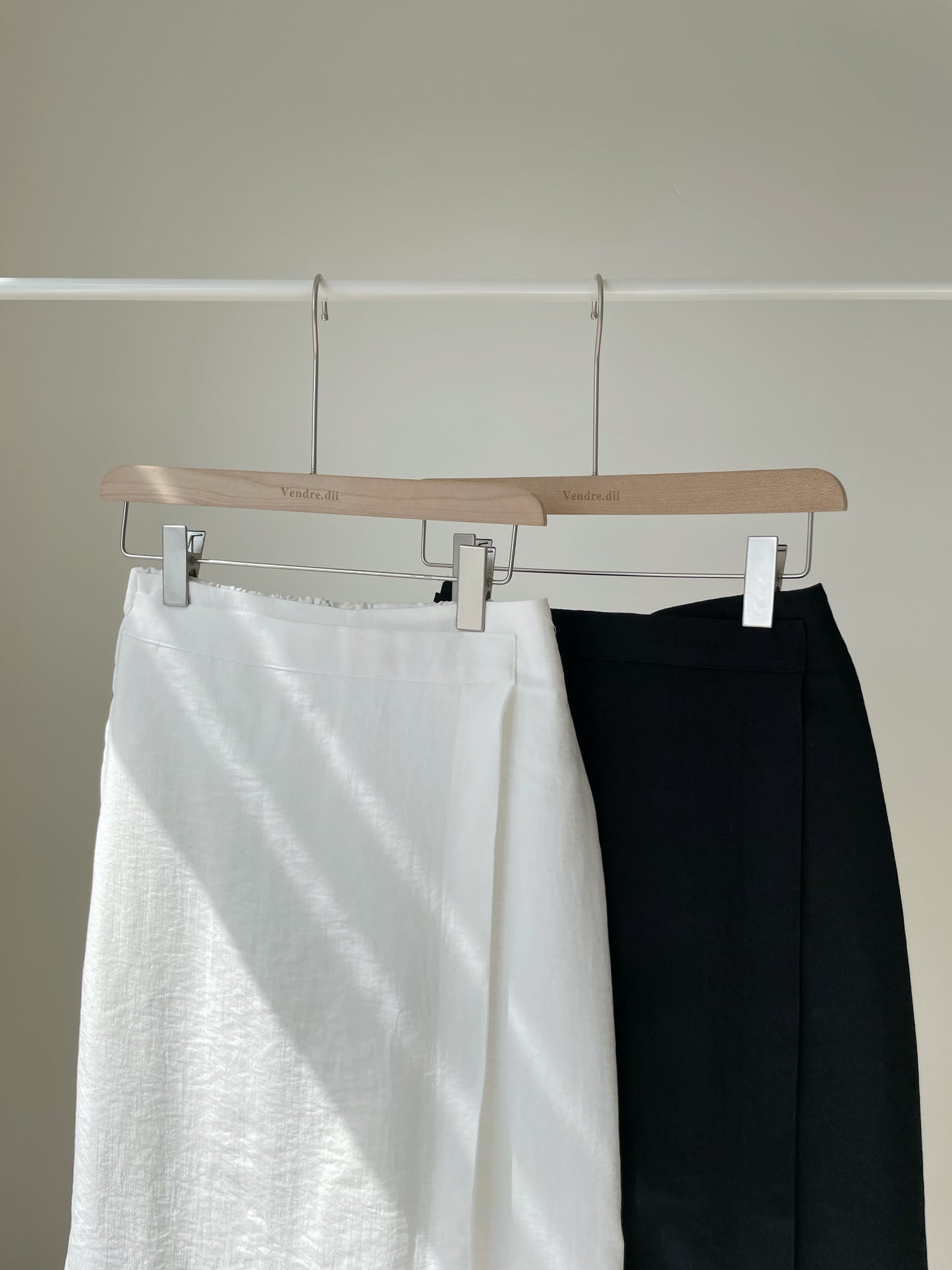 [Hip-Slimming✨] Minimalist Breathable Cotton-Linen H-Line Midi Skirt(Black)