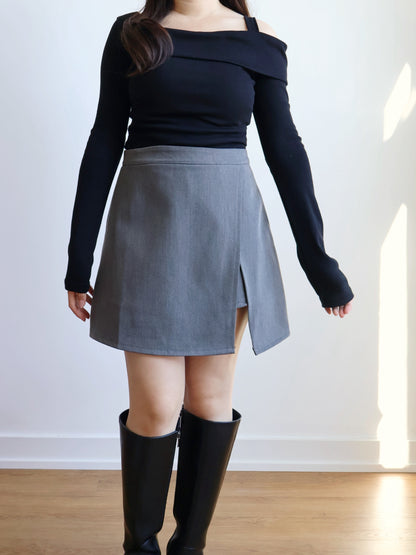 [Warm Fleece] Asymmetrical Neckline One-Shoulder Top(Black)