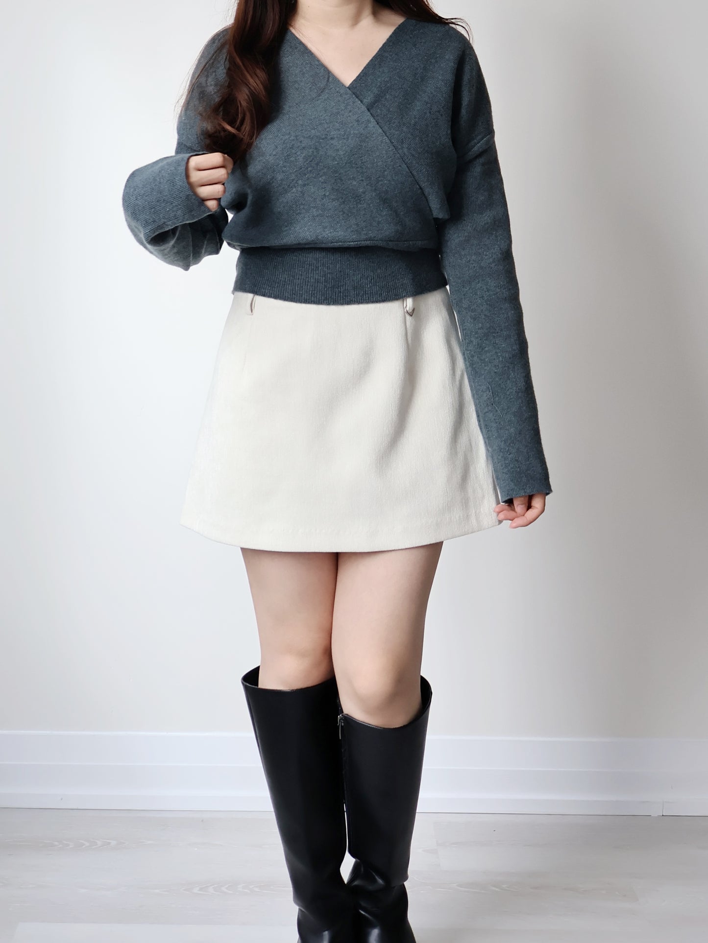 Elegant Crossover V-Neck Waist-Defining Sweater(Forest green)