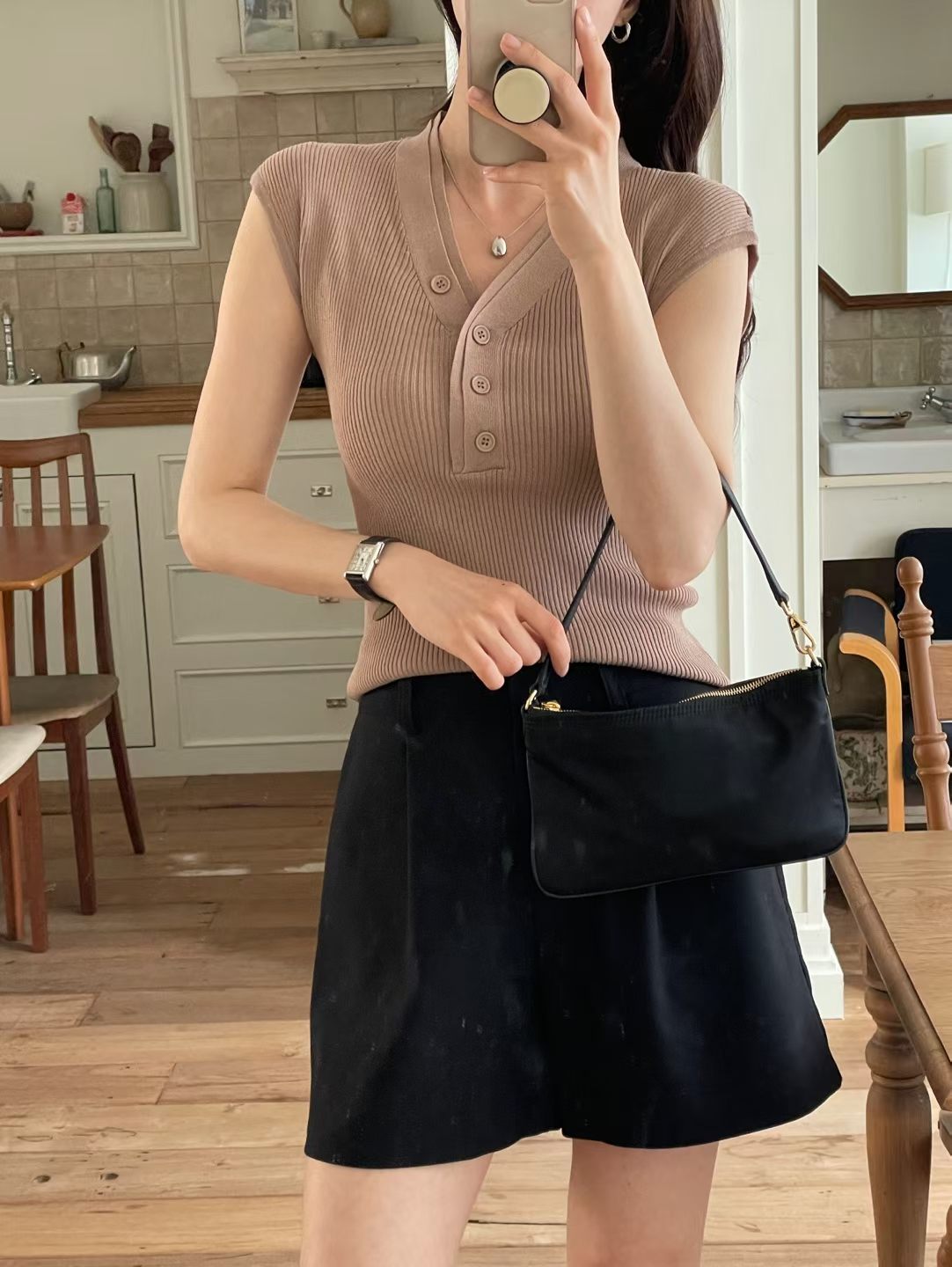 V-Neck Buttoned Sleeveless Knit Top(5 colors)