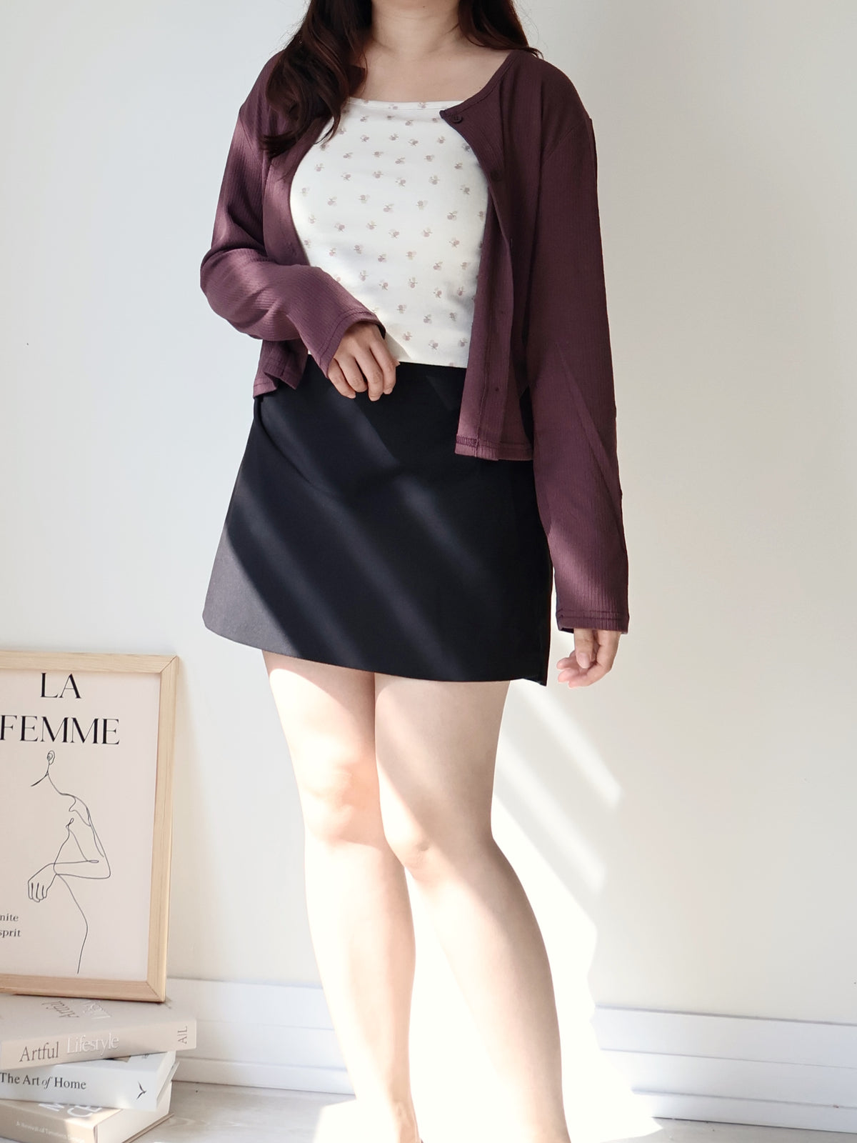 Sleek Muted Tone Side-Slit Tailored Skirt(Black)
