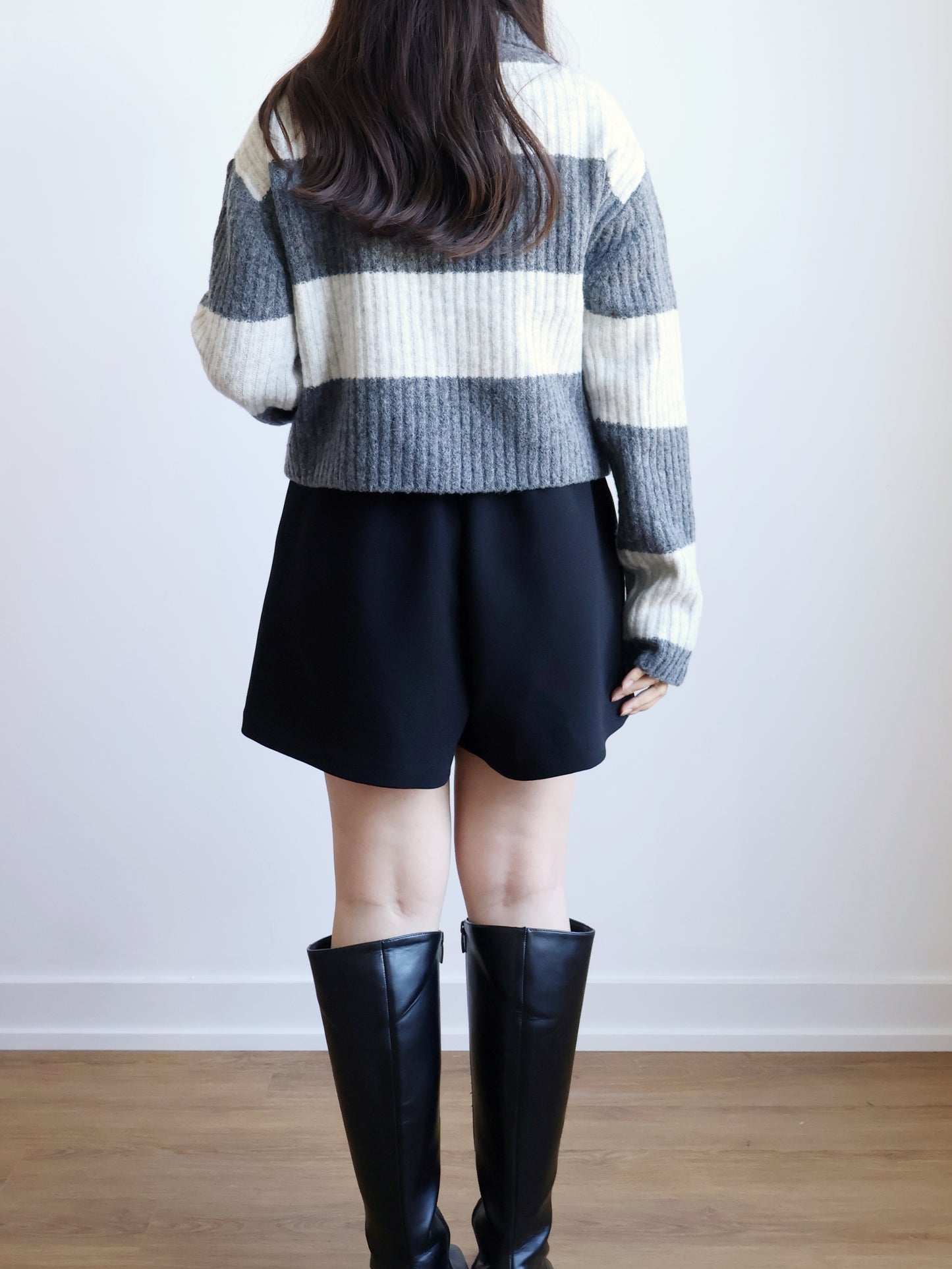 Retro-style Collared Color-blocked Cardigan
