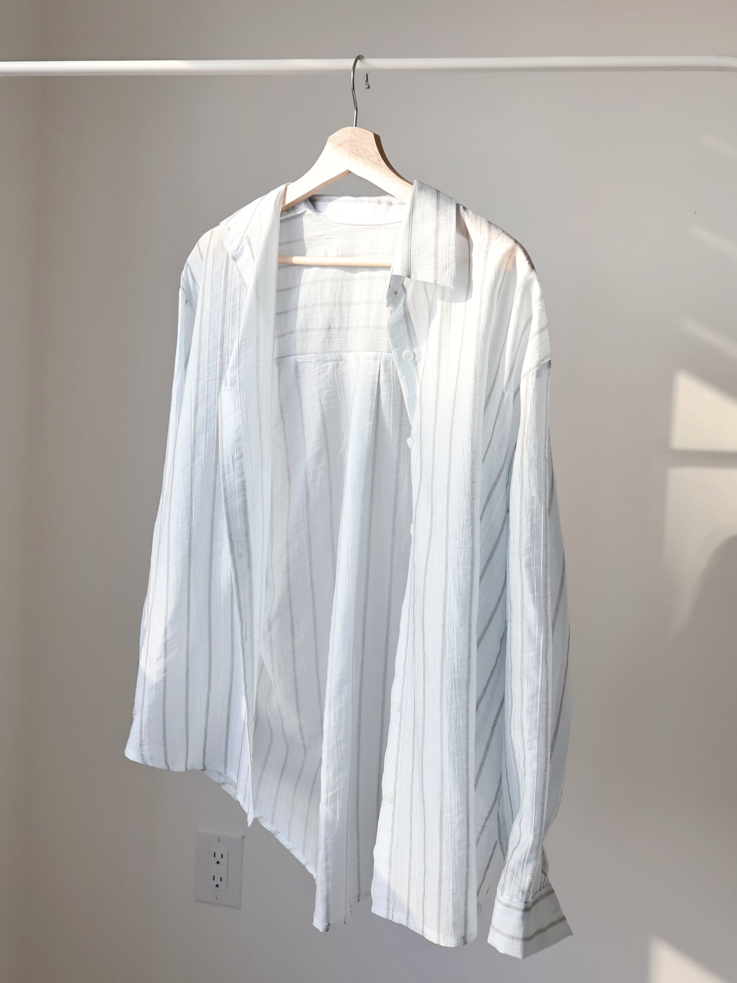[Wrinkle-Free] Airy Sun-Protective Tencel Striped Shirt(Misty Blue)