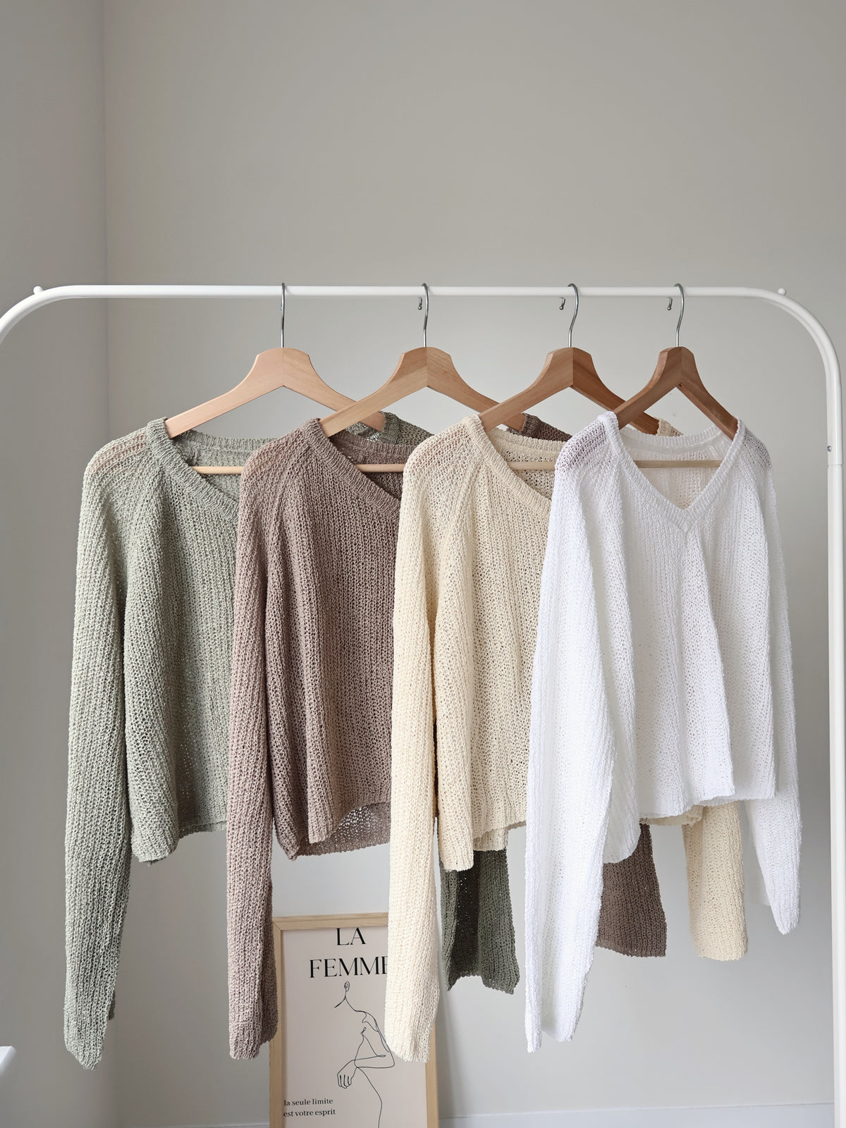 Earth Tone V-Neck Relaxed Knit Top(Brown)