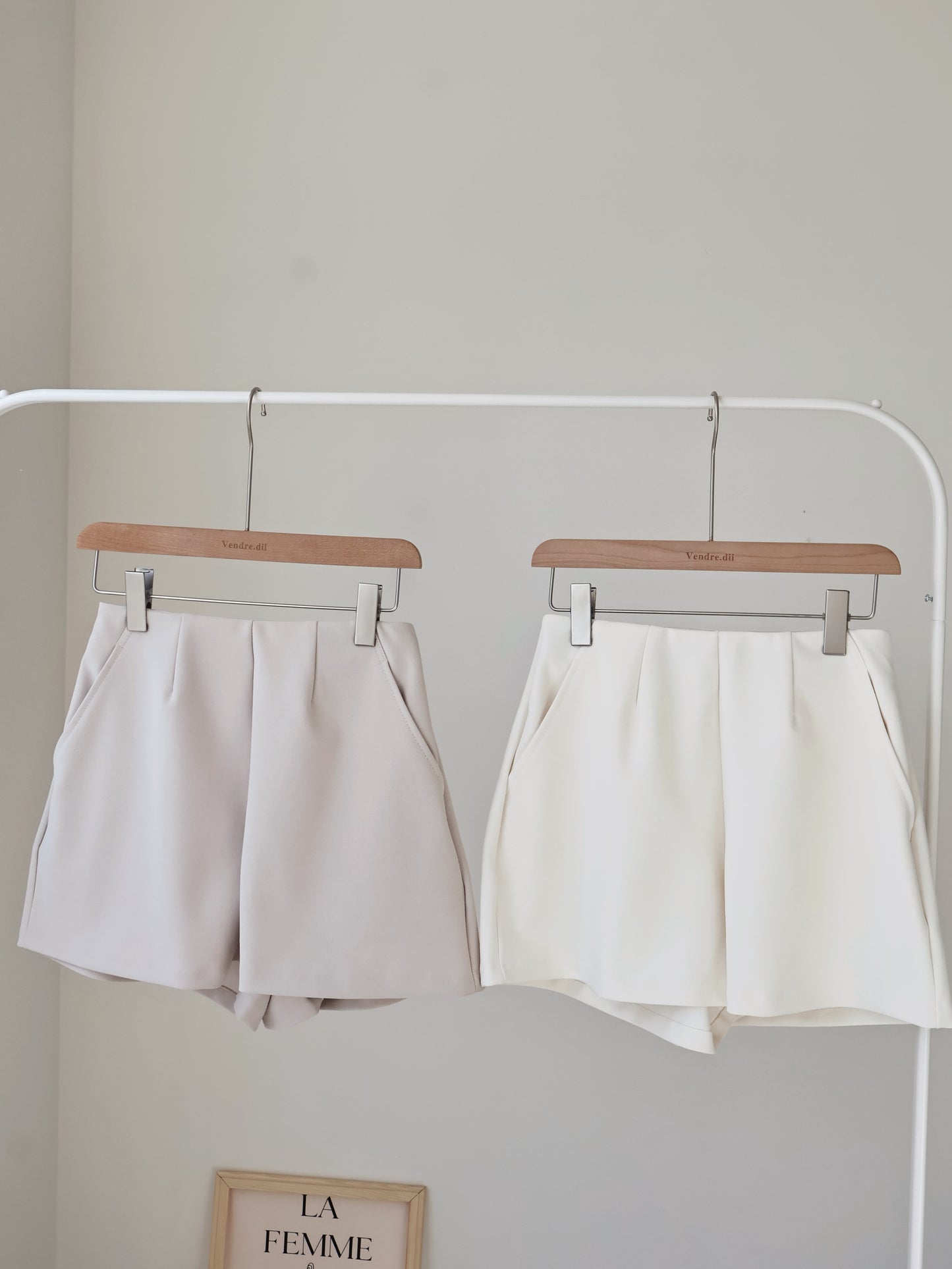 [Wrinkle-Free] Hidden Elastic Waist Tummy-Flattering A-Line Shorts(Beige)