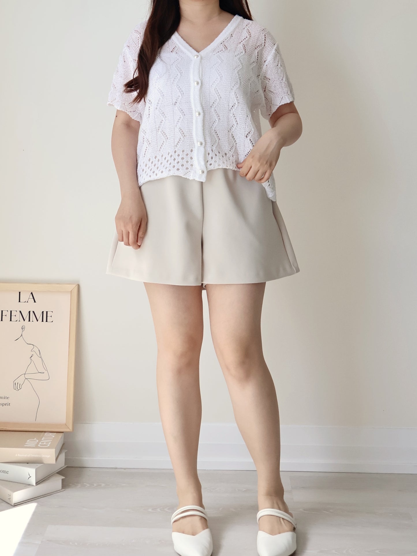 Romantic V-Neck Pointelle Pearl-Button Knit Top(Ivory)