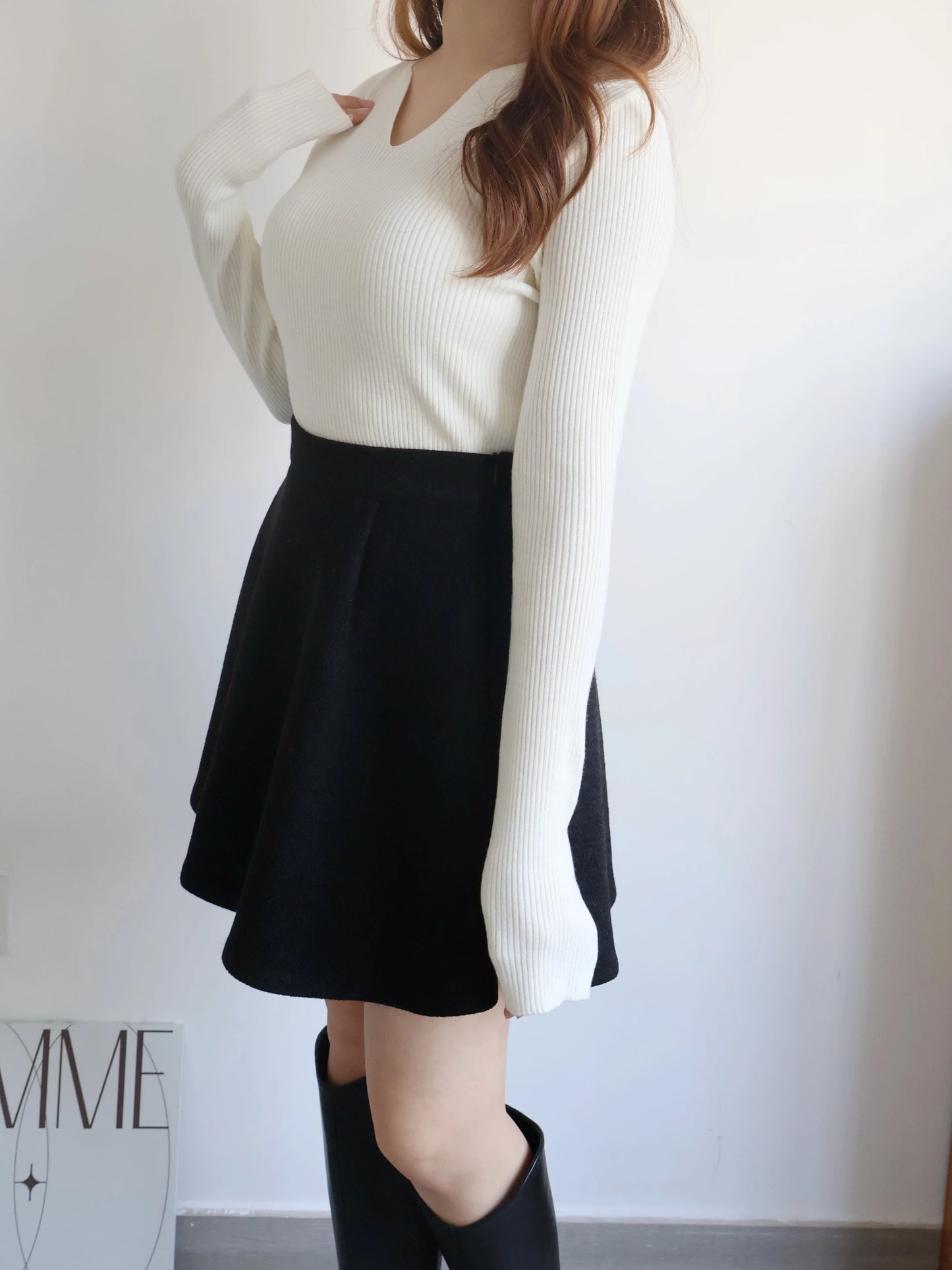 High-Stretch V-Neck Slim Fit Knit Top(Ivory)