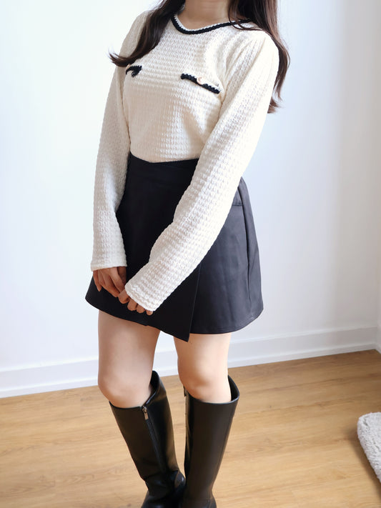 Coco Wave Pattern Embossed Button Top(Ivory)