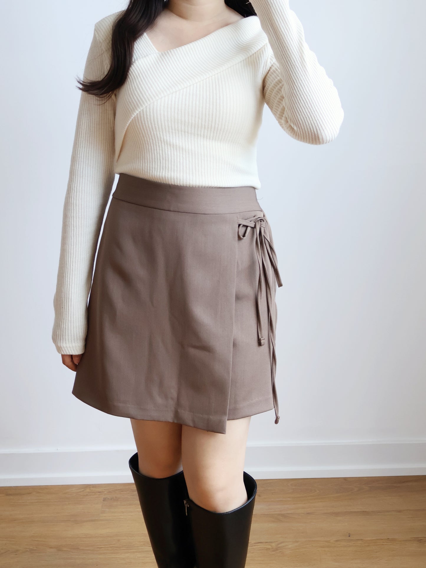 [2-WAYS] Elegant Irregular Neckline High-Elastic Knit Top(Cream)