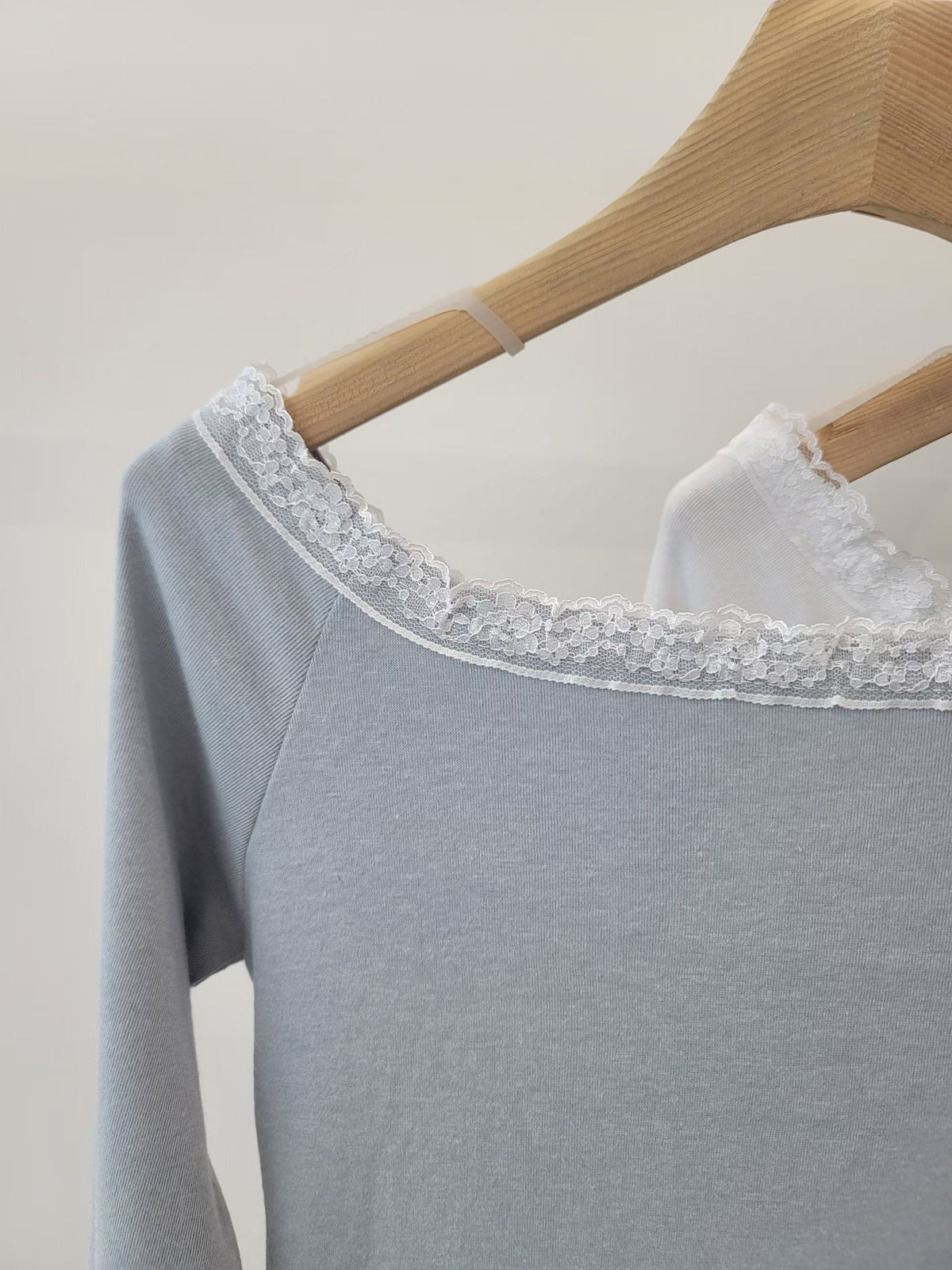 Lace-Trim Off-Shoulder Top(4 colors)