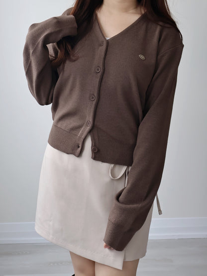 V-neck Silver Plaque Mochi Cardigan(Coffee)