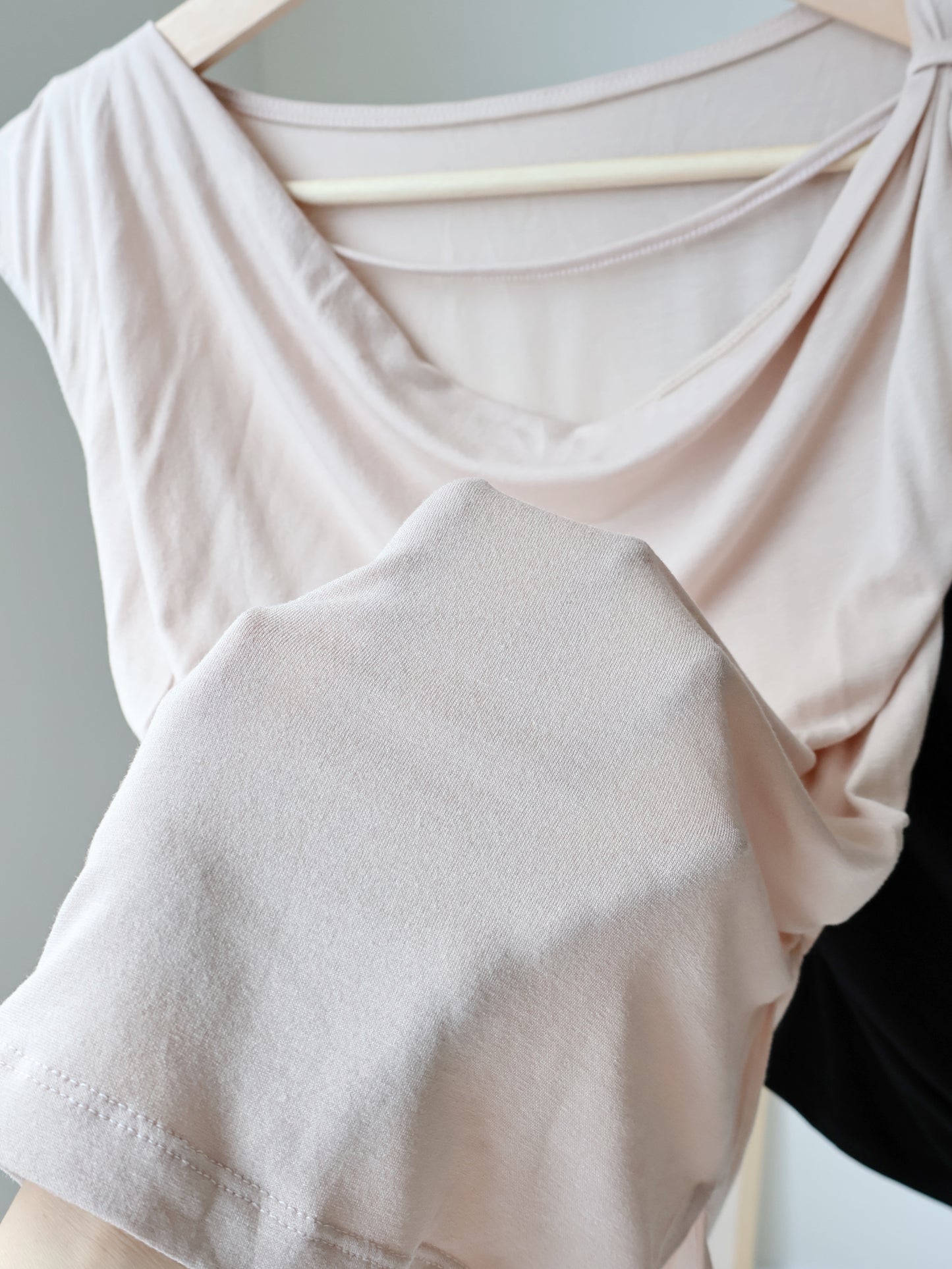 Silky-Cool Strap Modal Tee(Black)
