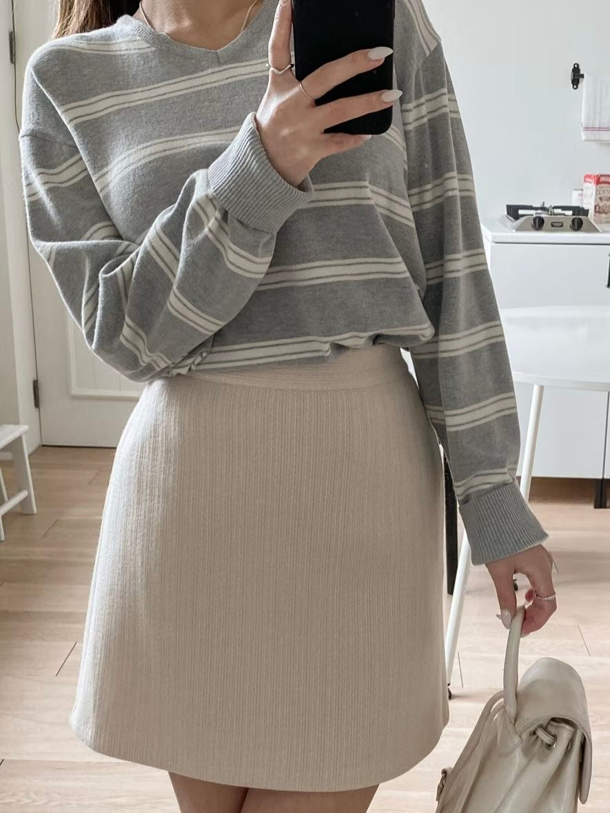 Casual V-neck Striped Sweater(3 colors)