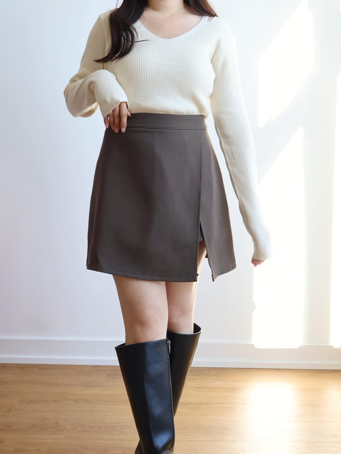 V-neck High-elastic Knit Top(Cream)