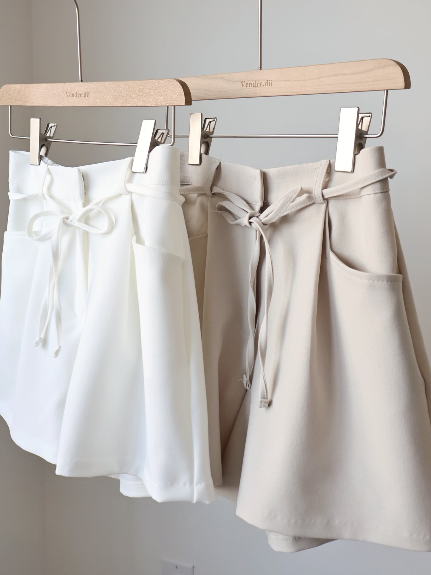 [Pear-Shape Friendly🍐] High-Waist Tailored Shorts with Pockets(Ivory)